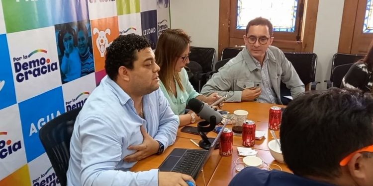 PPD decidió alejarse del Frente Amplio y del Partido Comunista para elecciones