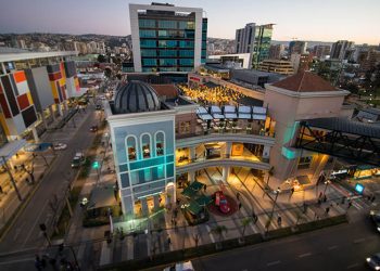 Delincuentes armados asaltan tienda Samsung en Boulevard de Viña del Mar