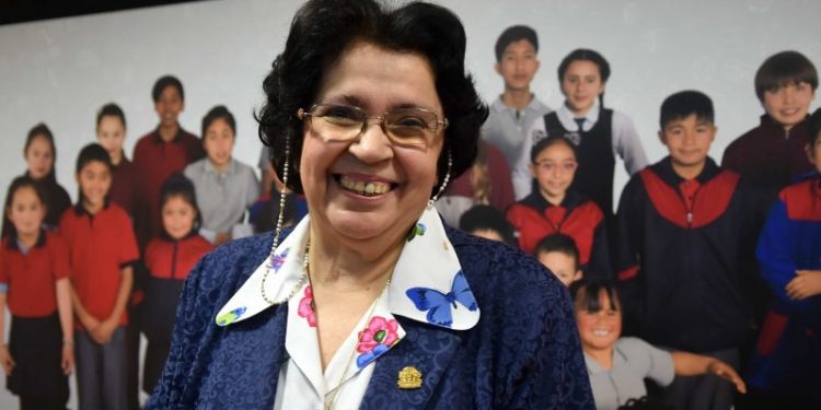 Premio Nacional afirma que «La educación no ha sido suficiente prioridad»