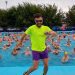 Instructor de Quillota se viraliza después de rutina en piscina municipal