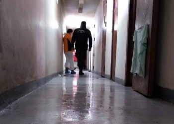 Interponen querella en favor de interna que dio a luz en pasillo de Cárcel de San Miguel