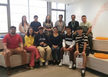 Premian a ganadores de competencia escolar sudamericana de robótica