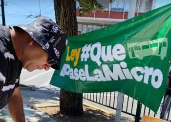 Realizan jornada de recolección de firmas para ley «Que pase la micro»