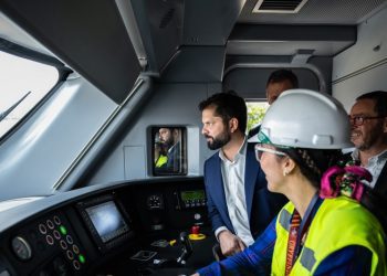 Parlamentarios destacan anuncio de nuevo tren que conectará la región con Santiago
