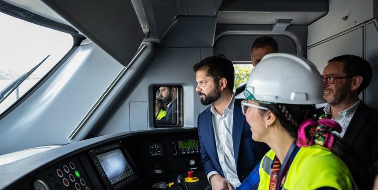 Parlamentarios destacan anuncio de nuevo tren que conectará la región con Santiago