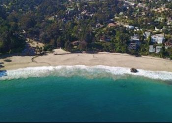 Contraloría ordena a Zapallar revisar ordenanza que limitaba circulación de menores