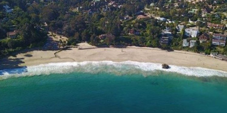 Contraloría ordena a Zapallar revisar ordenanza que limitaba circulación de menores