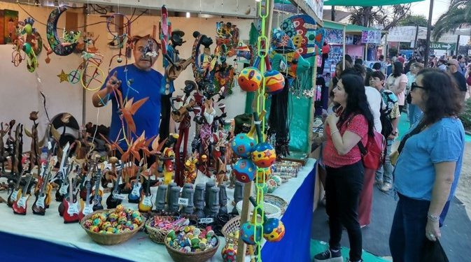 Feria Internacional de Artesanía de Viña del Mar lleva 110.000 visitantes