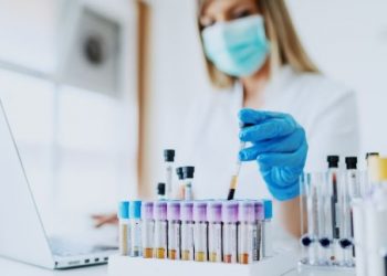 Cancelan estudio de vacuna contra el VIH en la última etapa de ensayos