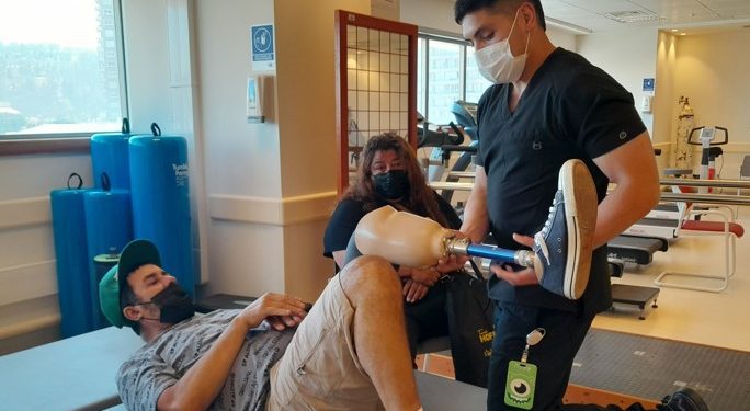 Viña del Mar: 33 personas reciben prótesis definitivas