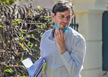 Limpieza en La Moneda: Presidente despide a su jefe de gabinete