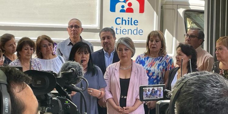 Autoridades de Gobierno dan a conocer alcances  de la “Ley corta” que amplía universo de la PGU