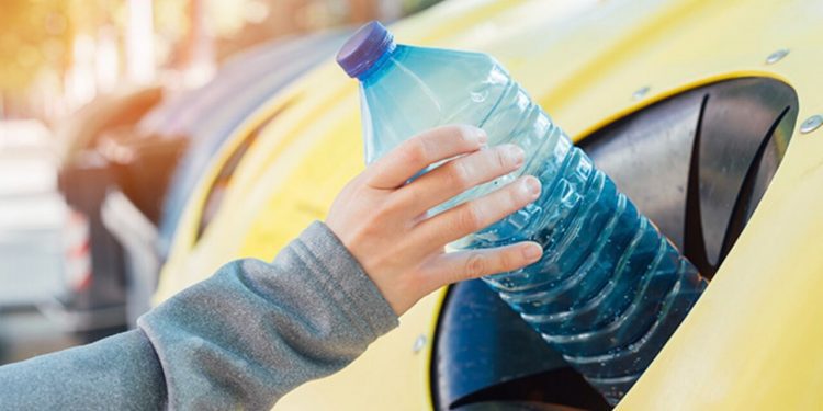 Experta en reciclaje por uso del plástico: “El problema es cómo lo tratamos y la forma en la que lo utilizamos”