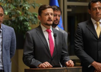 Diputado Schubert emplaza al Mineduc para contrarrestar el nivel de analfabetismo en el país