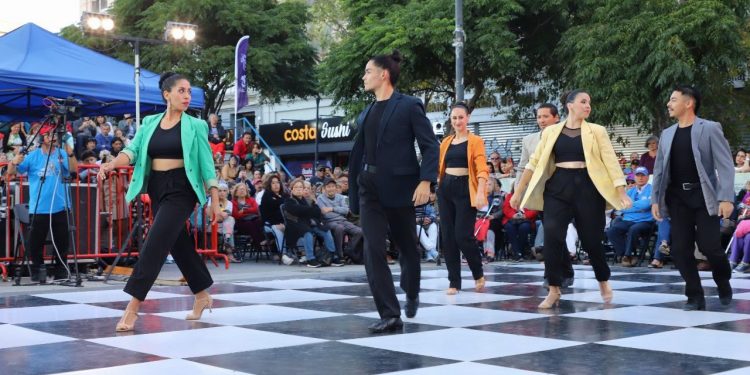 Actividades en Valparaíso convocan a 30.000 personas durante el fin de semana