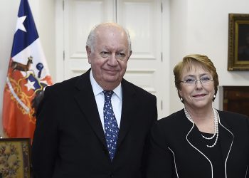 Choque de titanes: Bachelet y Lagos se enfrentan por listas para elección de Constituyentes
