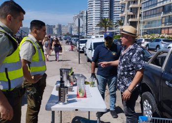 Viña del Mar: Decomisan 20 carros de comida y mojitos