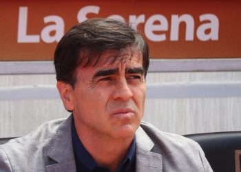 Roberto Tobar denuncia al DT de Colo Colo por sus críticas al arbitraje