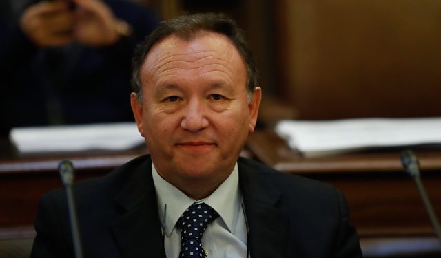 Senador García Ruminot oficia a Junaeb por suspensión de programa “Yo elijo mi PC”