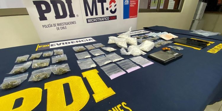 Detienen a pareja que vendía droga en playa de Papudo