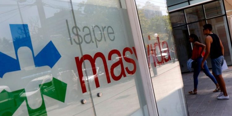 Isapres pierden 173 mil afiliados en medio de crisis financiera