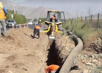 Esval invierte 1.100 millones para renovar redes de agua potable en Curimón