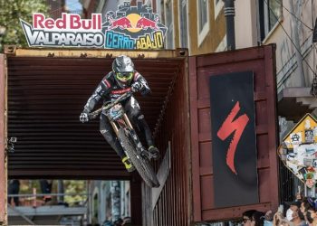 Conoce los 30 competidores que buscarán el título de Red Bull Valparaíso Cerro Abajo