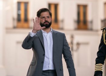 Presidente Boric niega uso de recursos públicos en viaje a España de Karamanos