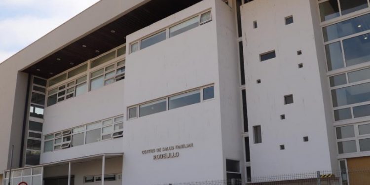 Cesfam de Rodelillo debe detener atención al público por inundación