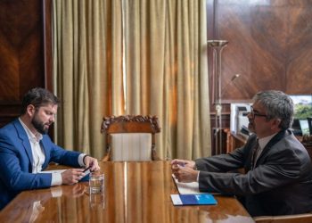 Presidente Boric visita Ministerio de Hacienda para revisar perspectivas económicas