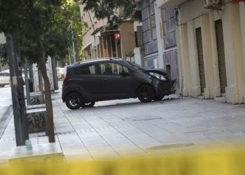 Asesinan a balazos a conductor de app en pleno centro de Santiago