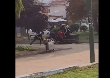 [Video] Registran asalto a plena luz del día en plaza O’higgins en Viña del Mar