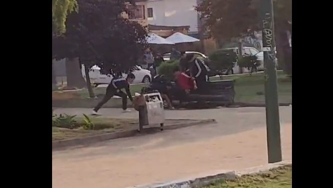 [Video] Registran asalto a plena luz del día en plaza O’higgins en Viña del Mar