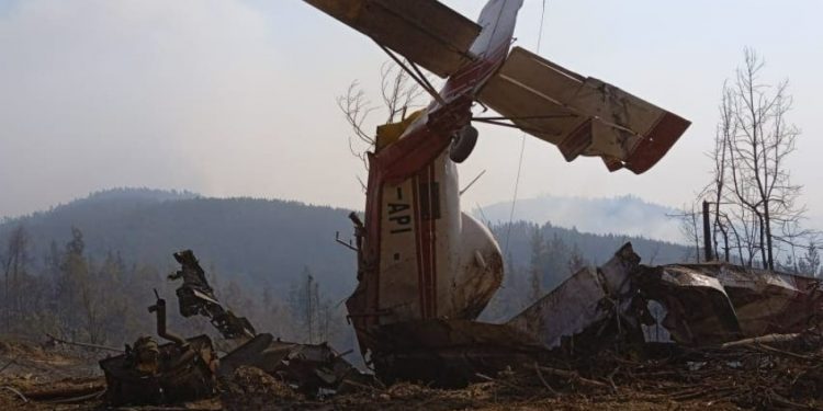 Avión contratado por Conaf cayó mientras combatía incendio