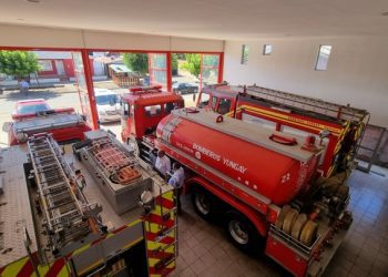200 Bomberos de Valparaíso y Viña del Mar se trasladan a combatir incendios en el sur