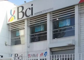 Banda criminal ingresó a robar banco BCI de La Cisterna