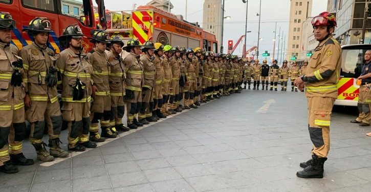 Bomberos de Viña del Mar y Valparaíso realizan recambio de personal para apoyar en mega incendio
