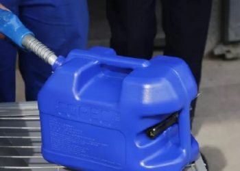 Exigirán permiso especial para la compra de combustible en bidones