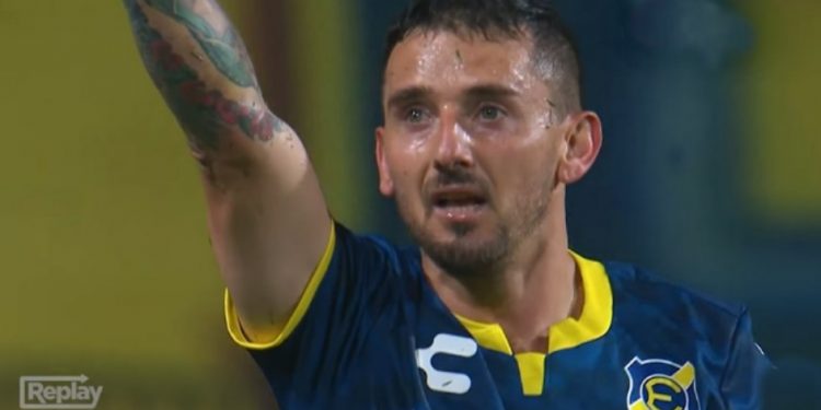 La emoción de Juan Cuevas después de anotar en triunfo de Everton