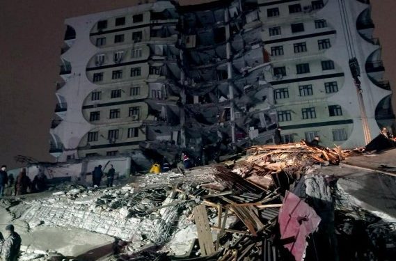 Víctimas fatales por terremoto en Turquía llegan a las 11.000