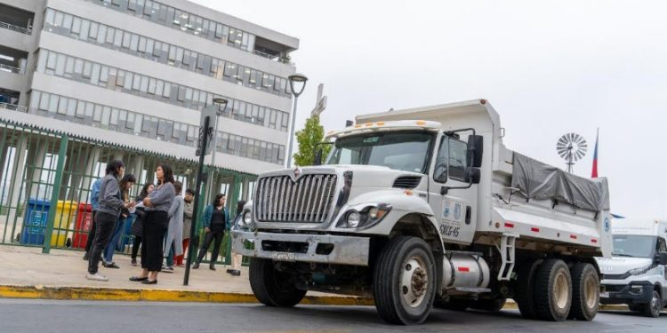 Parte al sur camión con donaciones de vecinos de Quilpué y Villa Alemana