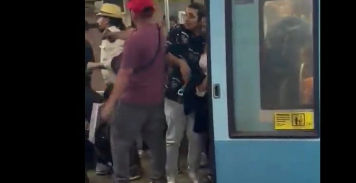 [Video] Hombre amenaza con arma de fuego a pasajeros del Metro de Santiago