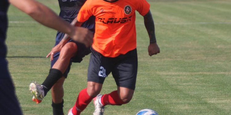 Joven jugador de Deportes Limache debe hacer completada para jugar