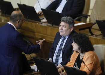 Diputados llaman a crear policlínicos dedicados a la atención de personas transgénero