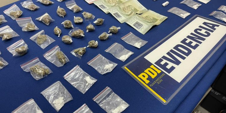 Capturan a tres sujetos que traficaban droga en Plaza Colombia de Viña del Mar