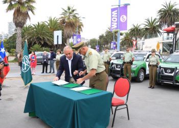 Gobierno Regional de Valparaíso entrega 22 vehículos policiales a Carabineros