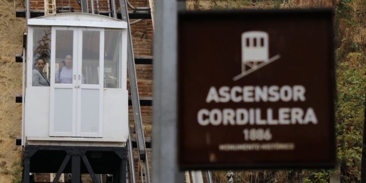 Valparaíso: Termina marcha blanca de ascensores Cordillera y Concepción