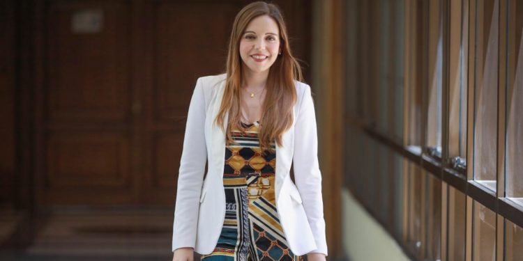 [Entrevista] Camila Flores: «El Gobierno chocó con una pared que se llama realidad»