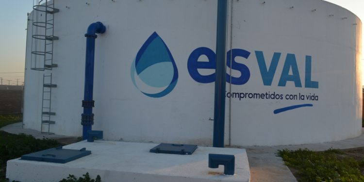 Multan con 1.100 millones a Esval por derrame de aguas servidas
