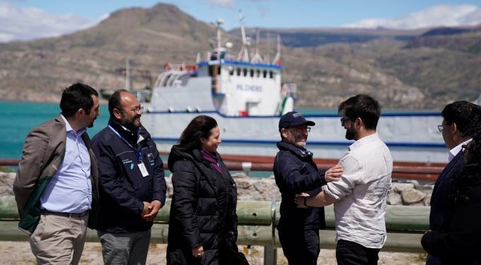 Presidente Boric inicia sus vacaciones con viaje a la Patagonia